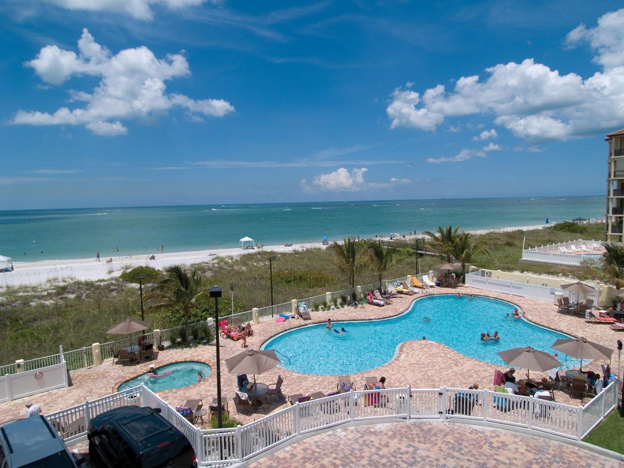 Sunset Vistas Two Bedroom Beachfront Suites St. Pete Beach Facilidades foto