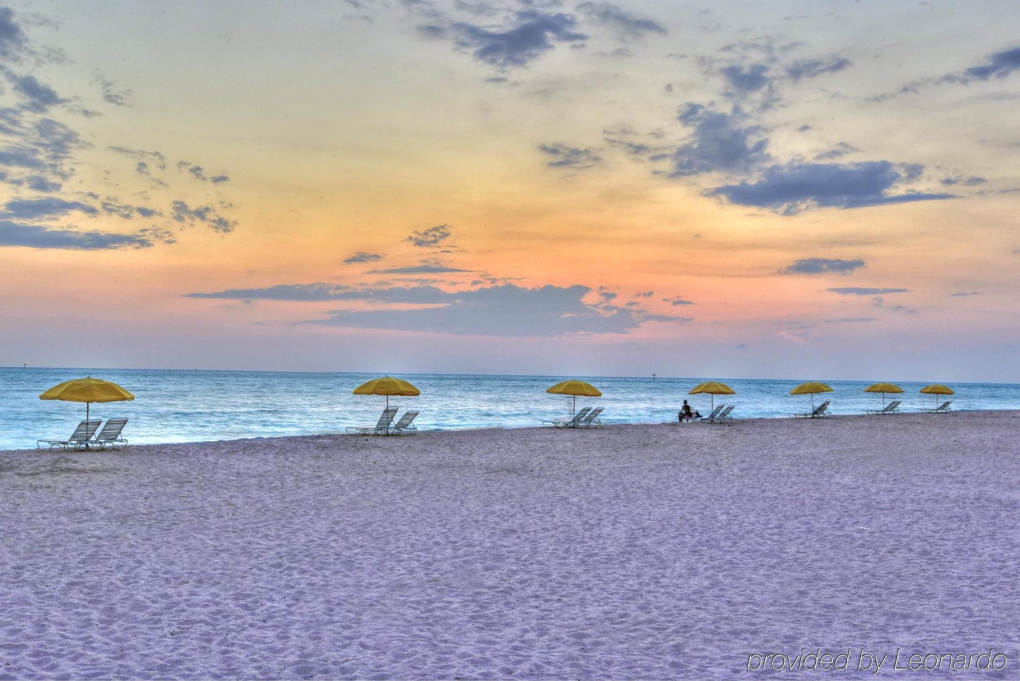 Sunset Vistas Two Bedroom Beachfront Suites St. Pete Beach Facilidades foto