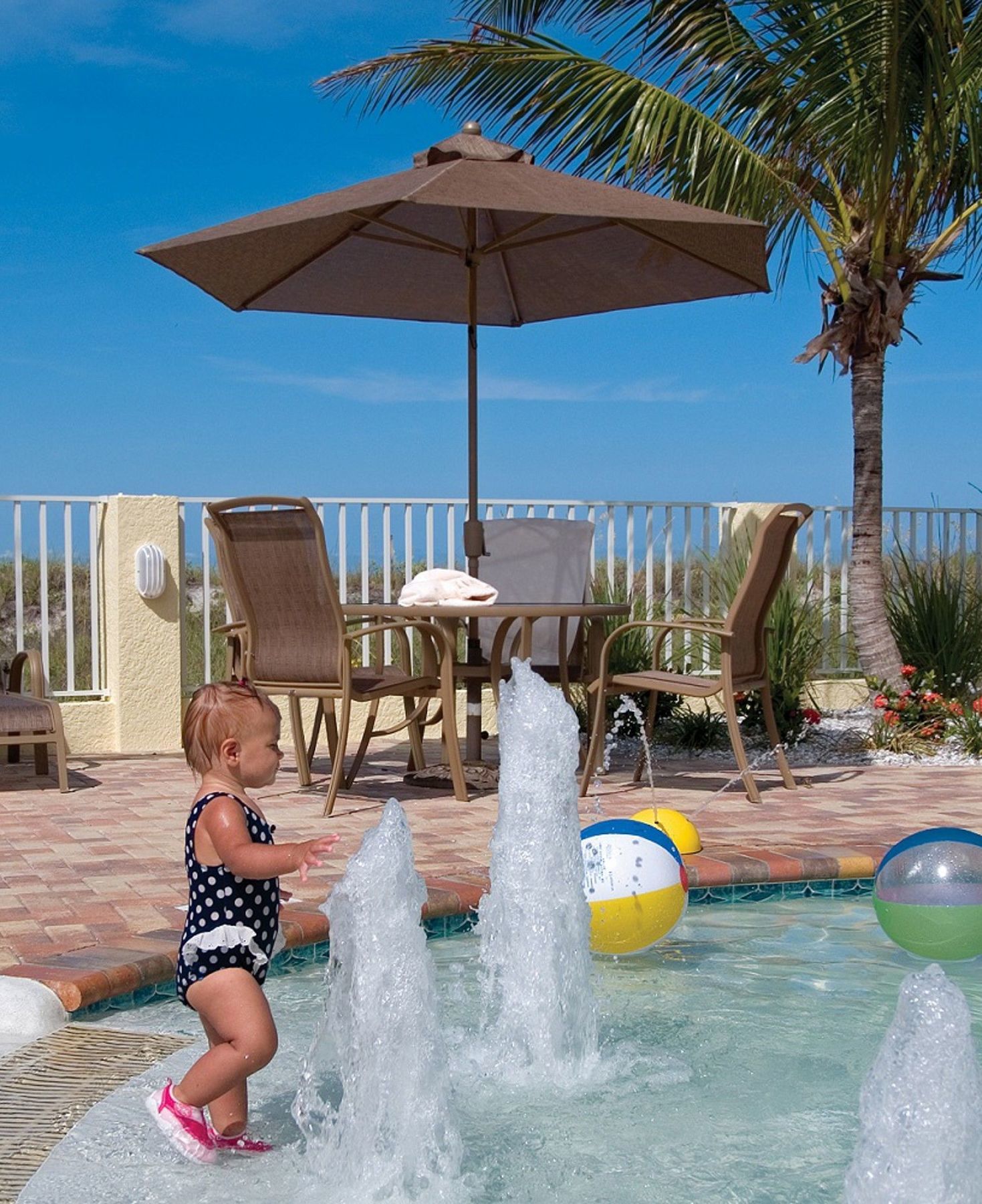 Sunset Vistas Two Bedroom Beachfront Suites St. Pete Beach Facilidades foto
