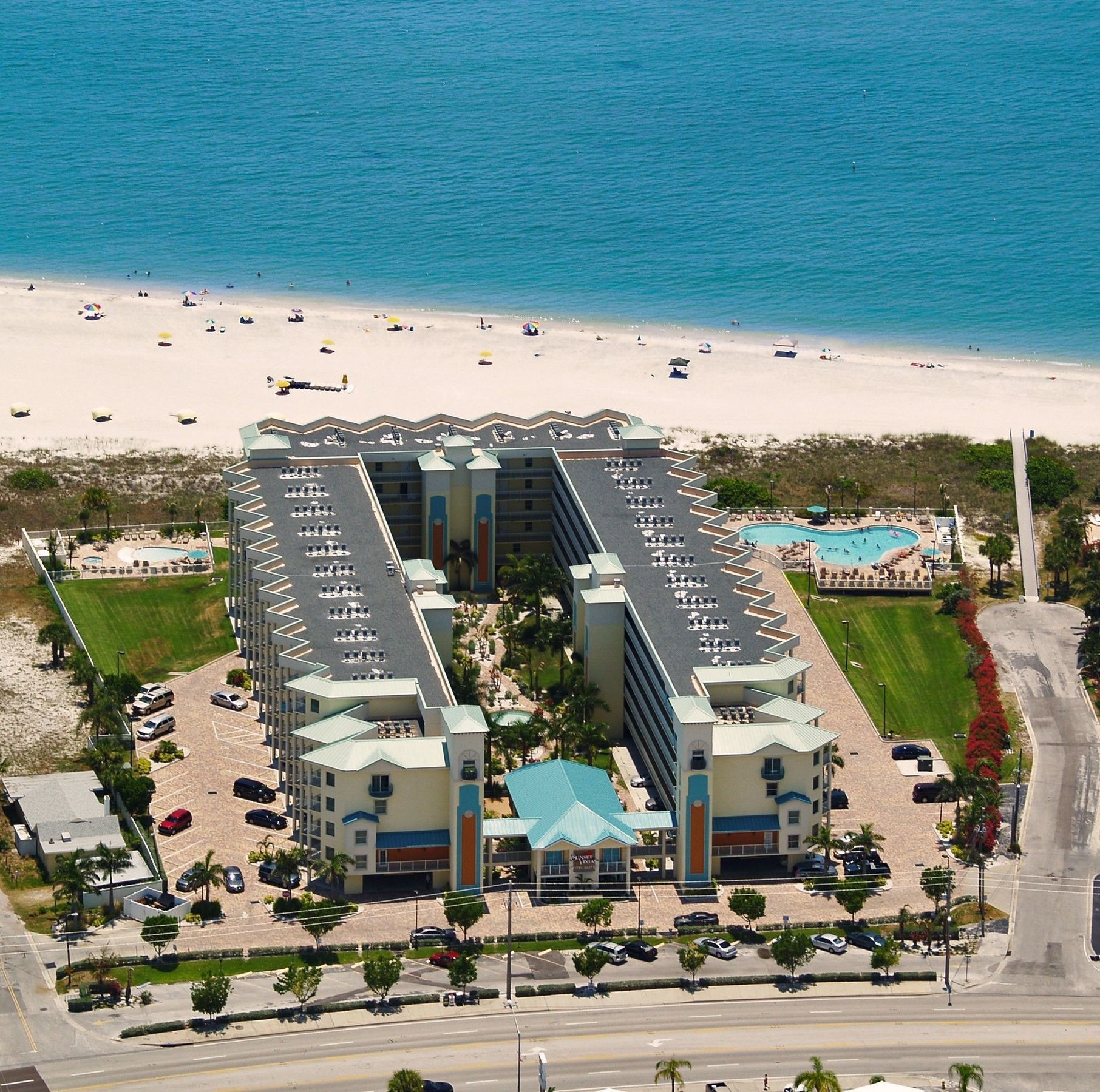 Sunset Vistas Two Bedroom Beachfront Suites St. Pete Beach Exterior foto