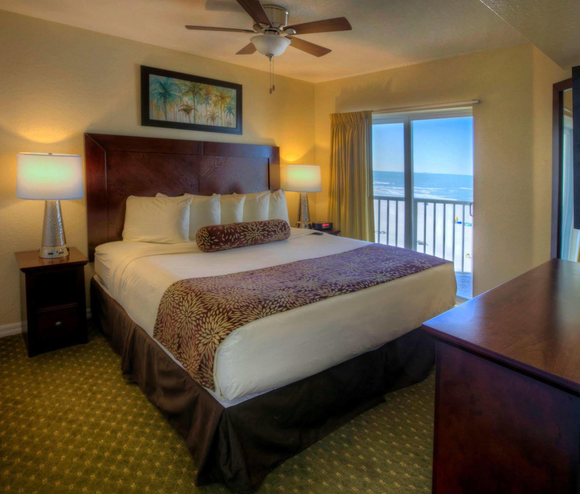 Sunset Vistas Two Bedroom Beachfront Suites St. Pete Beach Exterior foto