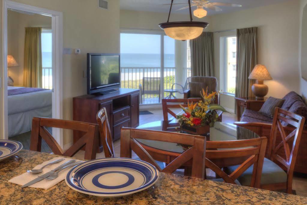 Sunset Vistas Two Bedroom Beachfront Suites St. Pete Beach Exterior foto