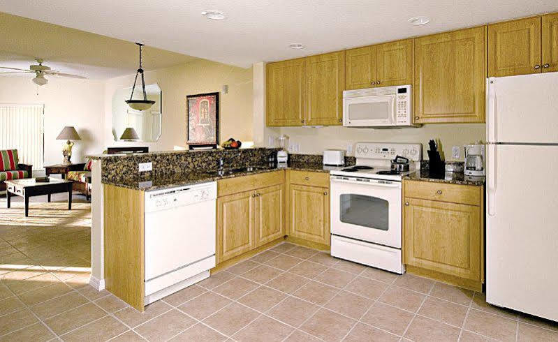 Sunset Vistas Two Bedroom Beachfront Suites St. Pete Beach Exterior foto