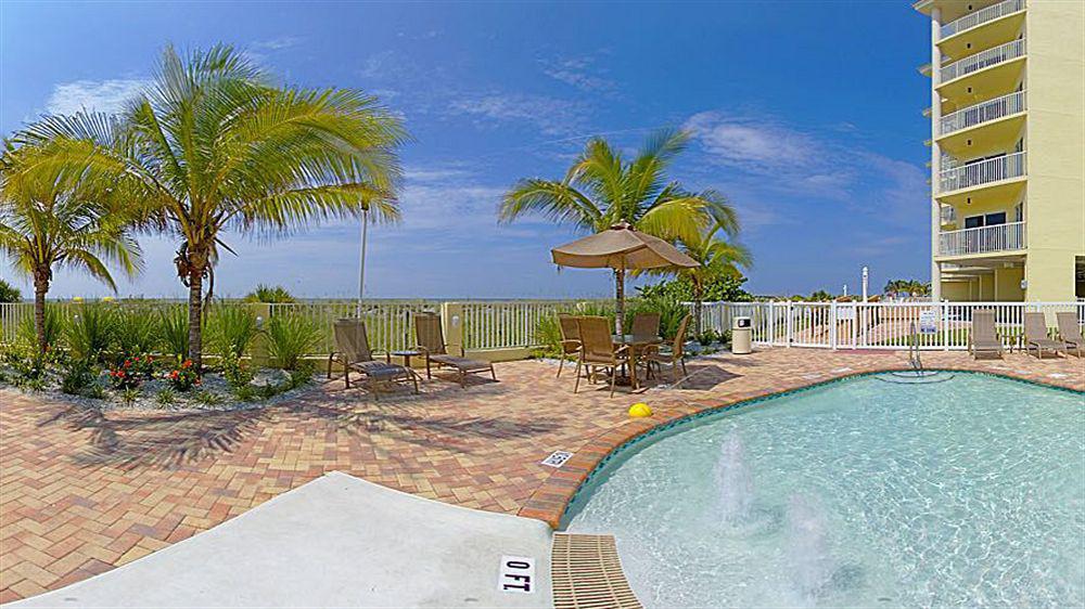 Sunset Vistas Two Bedroom Beachfront Suites St. Pete Beach Exterior foto