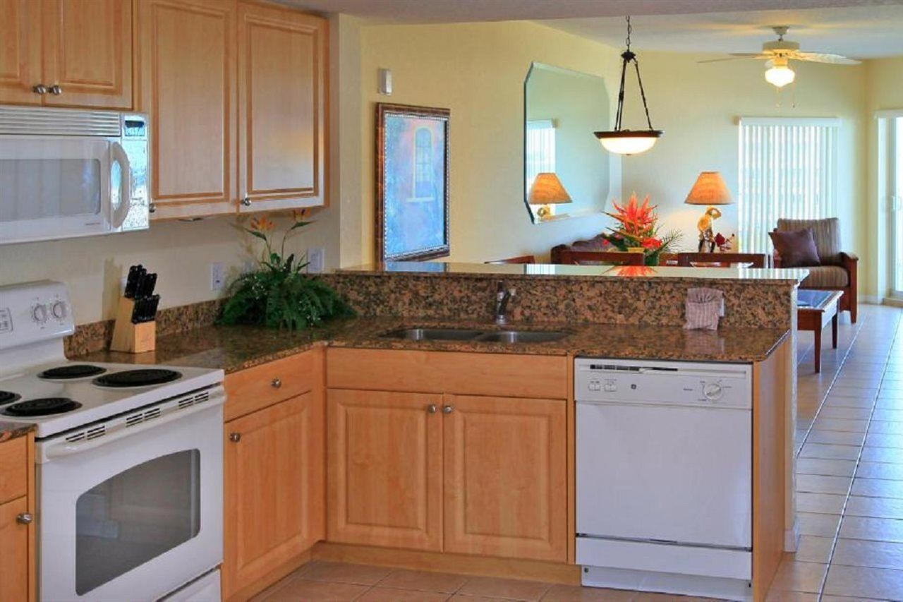 Sunset Vistas Two Bedroom Beachfront Suites St. Pete Beach Exterior foto