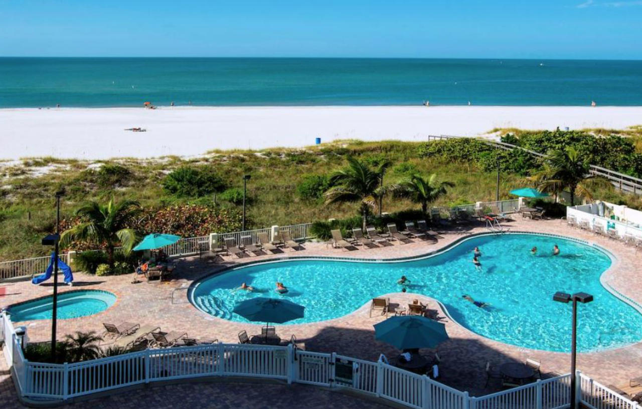 Sunset Vistas Two Bedroom Beachfront Suites St. Pete Beach Exterior foto